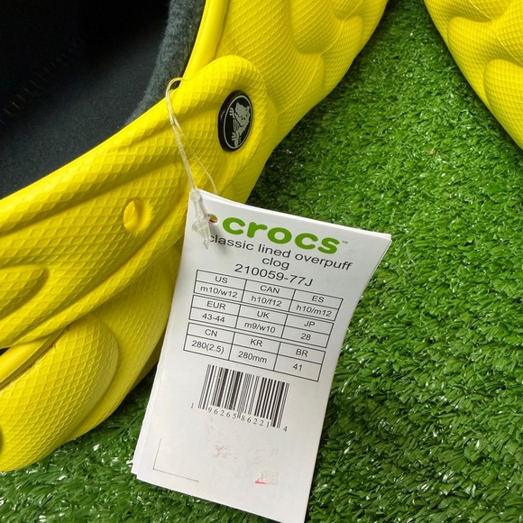 Crocs Classic Lined Overpuff Clog - Picture 4 of 4